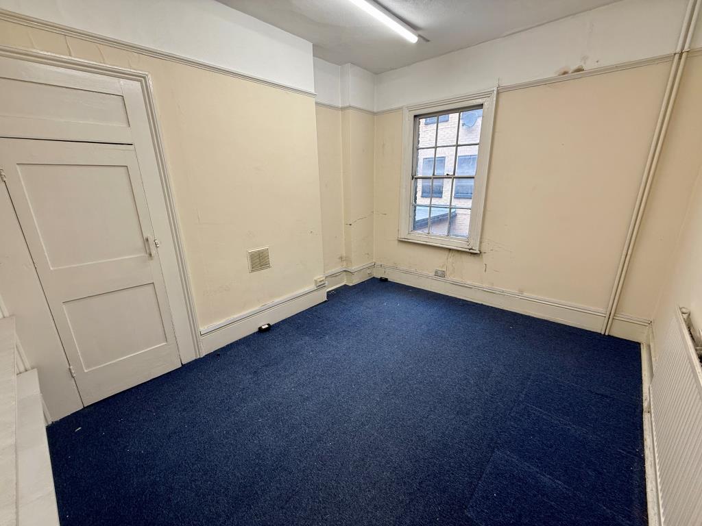 Lot: 58 - PLANNING PERMISSION GRANTED FOR CONVERSION INTO TWO SHOPS AND SIX ONE-BEDROOM FLATS - First floor